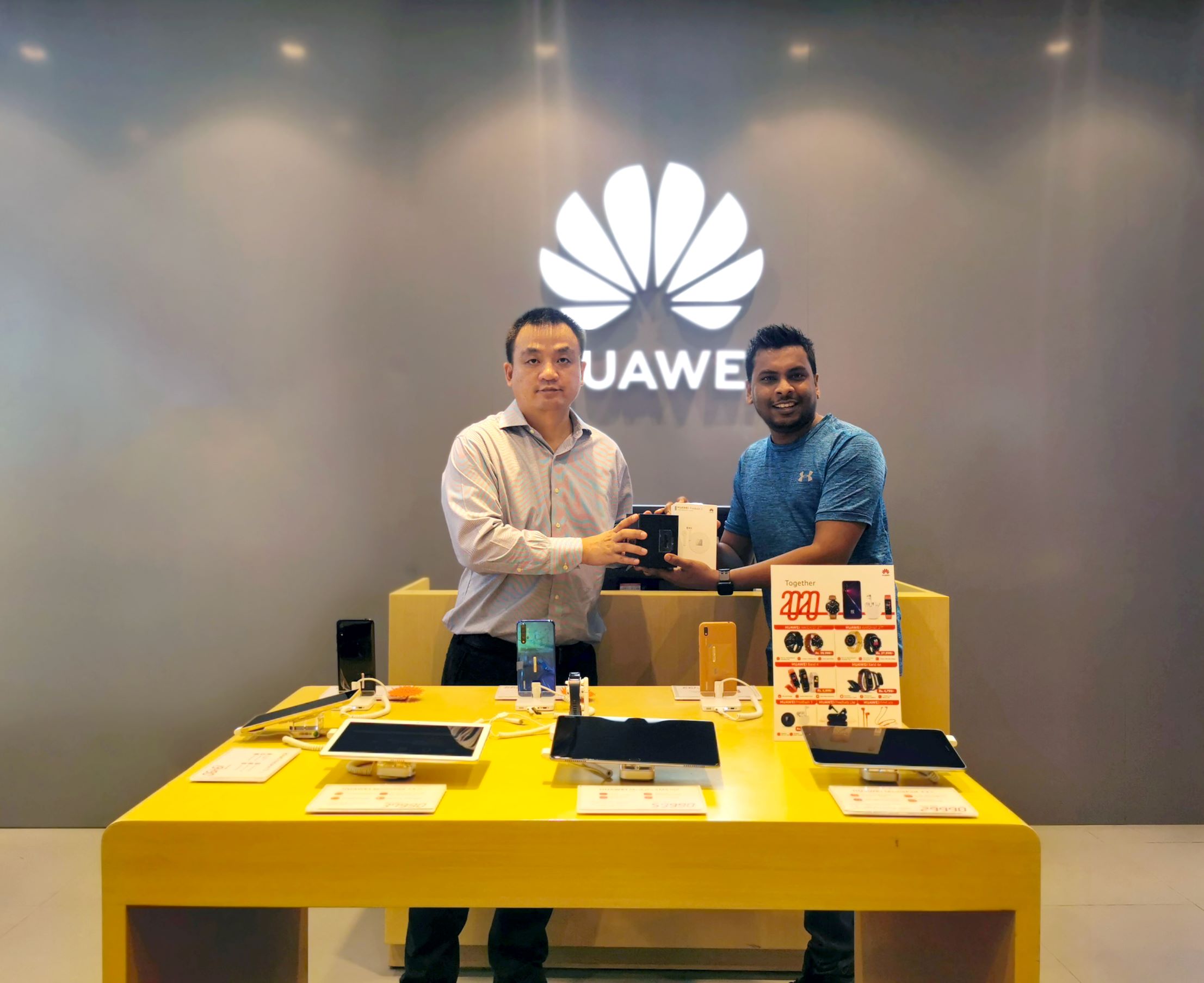 Huawei opens sale of New Wearable Products at One Galle Face Huawei Experience Store