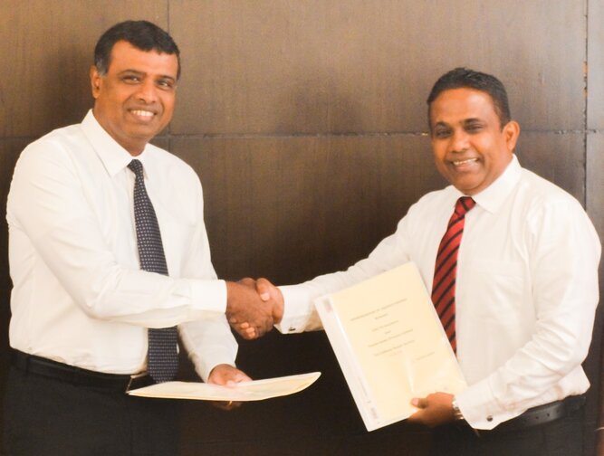 Toyota Lanka partners with LOLC General Insurance to offer automotive collision repairs & restoration