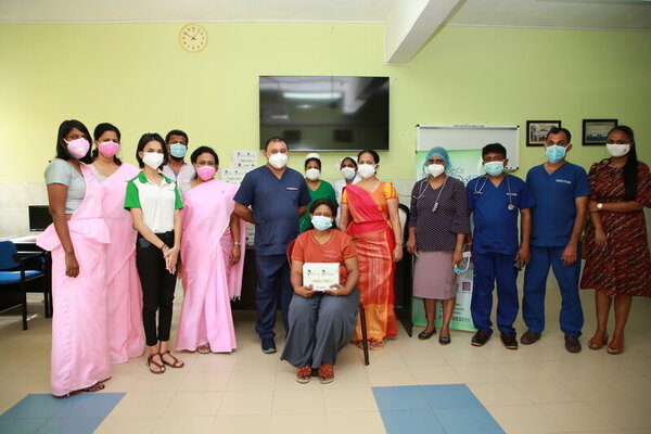 Sonduru Diriyawanthi  natural hair wigs packs donated to Kurunegala and Anuradhapura Hospitals