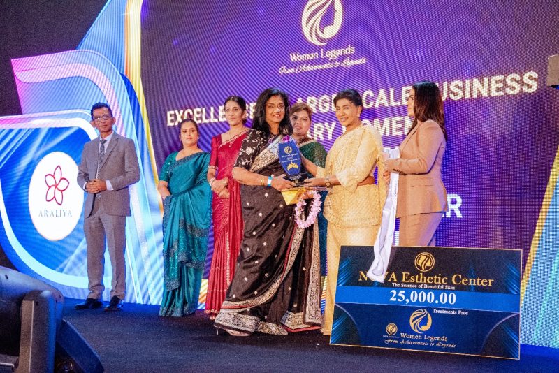 Manel Rajkumar of D & R Exports honoured with the ‘Legendary Woman of the Year’ award at the Women Legend Awards 2025