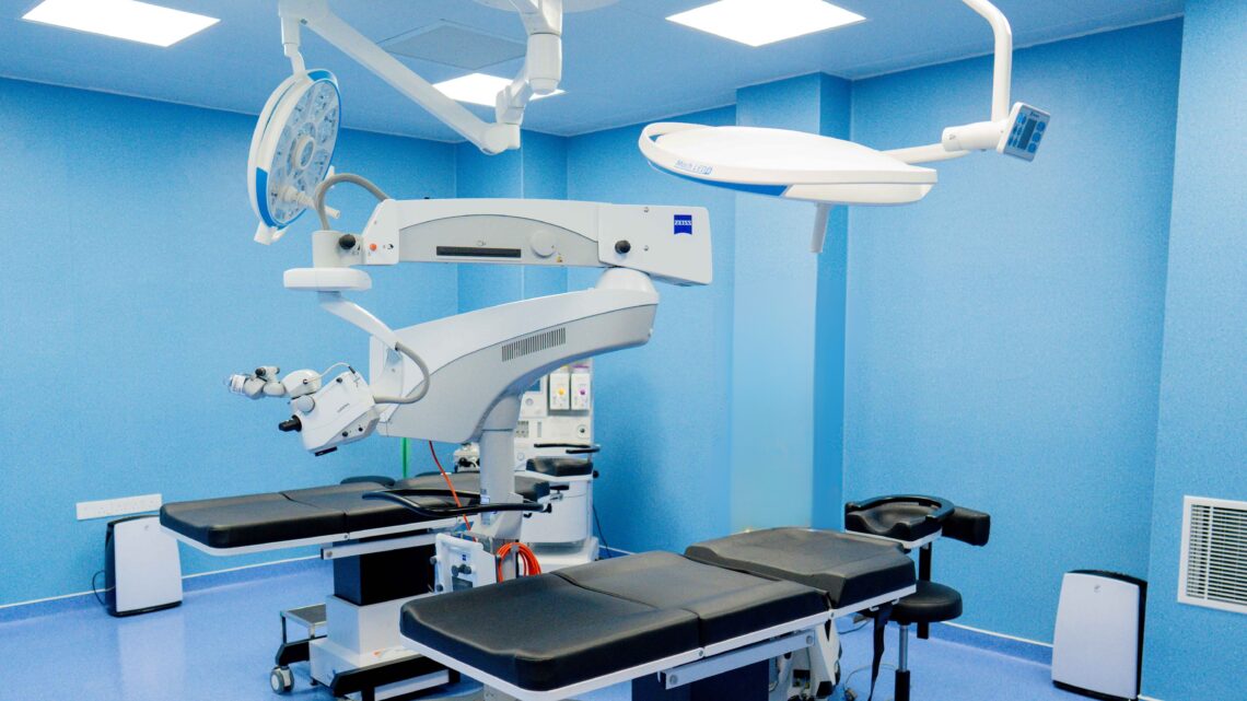 Ninewells Eye மையத்திற்கு சர்வதேச தரத்திலான ZEISS கண் மருத்துவ தொழில்நுட்பத் தீர்வுகளை கொண்டு வந்த DIMO Healthcare நிறுவனம்