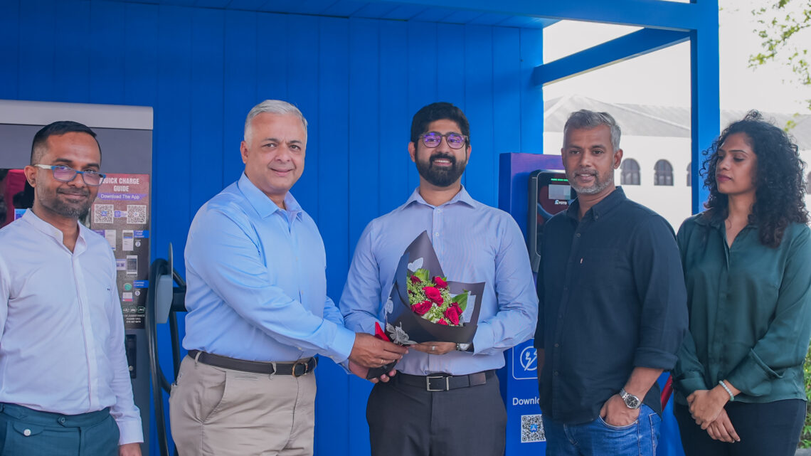 சுதந்திர சதுக்க பகுதியில் இலங்கையின் முதலாவது முழுமையான மின்சார வாகன சார்ஜிங் மையத்தை அறிமுகம் செய்யும் Synogen