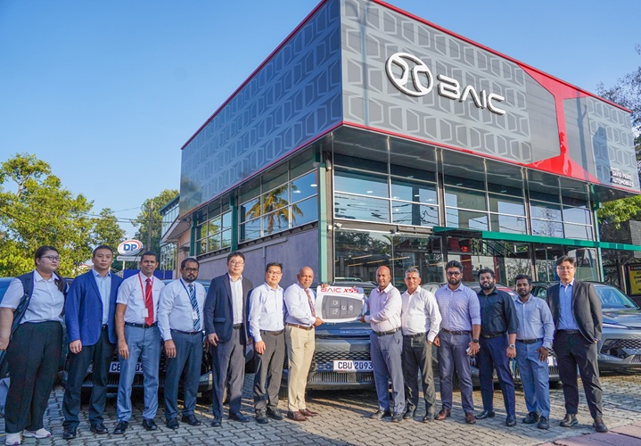 BAIC X55வாகனத் தொகுதிகளை Chevron Lubricants Lanka நிறுவனத்திற்கு விநியோகித்த David Pieris Automobiles நிறுவனம்