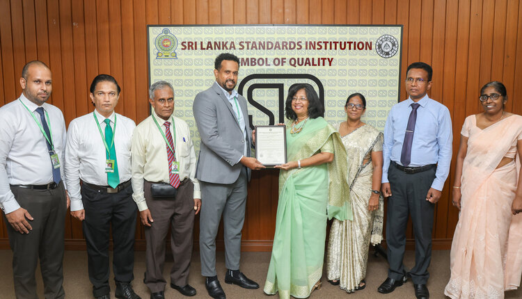 சுதேசி கொஹொம்ப பேபி சவர்க்காரத்திற்கு இலங்கை தர நிர்ணய கட்டளை நிறுவனத்தினால் (SLSI) SLS சான்றிதழ்