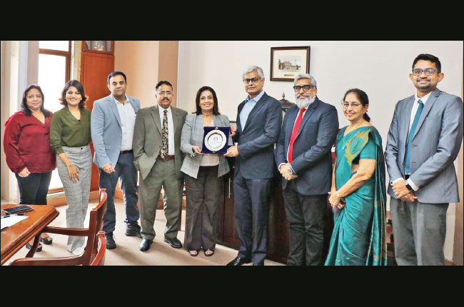 The Ceylon Chamber of Commerce hosts business delegation from CCCI India