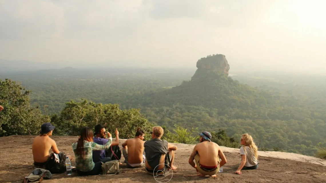 Tourist arrivals top 190,000 in August